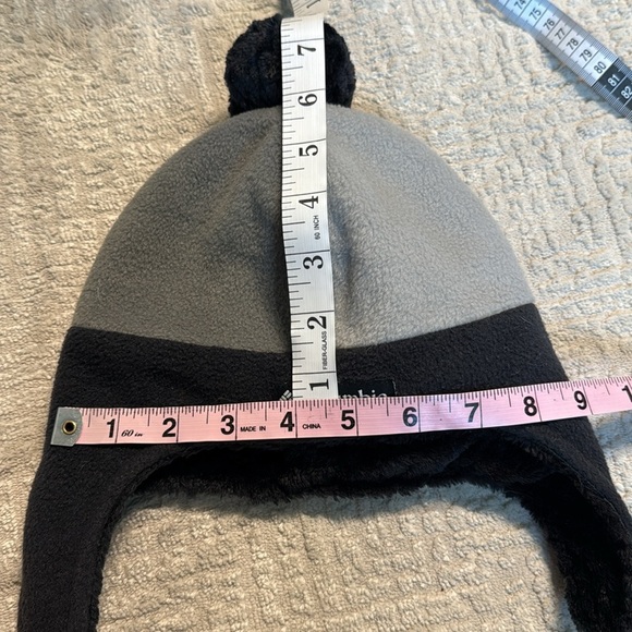Columbia Omni-heat Beanie Youth Gray and Black Fleece Hat - Picture 4 of 5